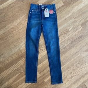 Levi’s High Rise Super Skinny Jeans Size 8 Regular NWT